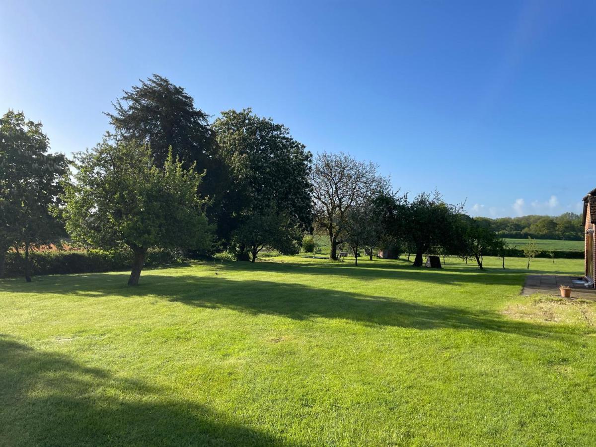Little Park Farm Queen Anne Farmhouse & Apartments Stratfield Mortimer Dış mekan fotoğraf